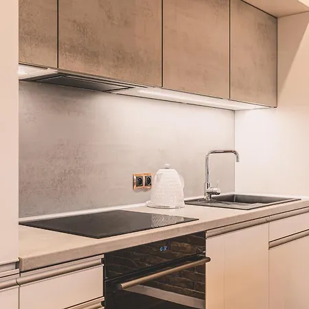 2homerent Grottgera 4 Skyline View شقة