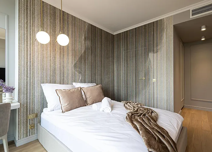 2homerent Grottgera 4 Skyline View *